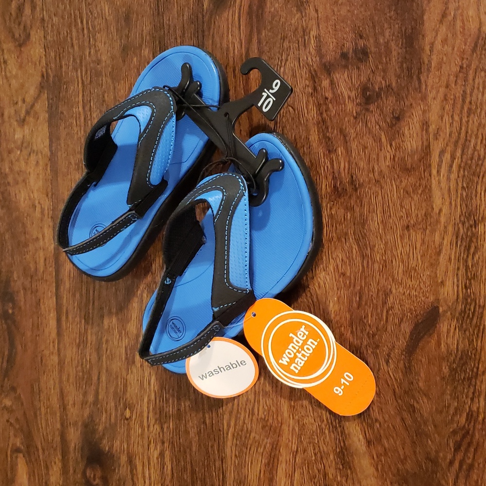 Sandals 9/10c